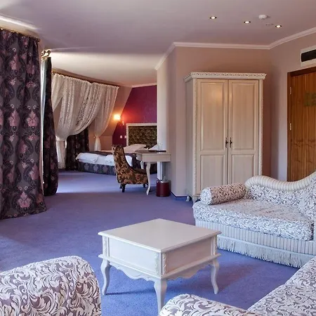 Kristel Hotell 4*