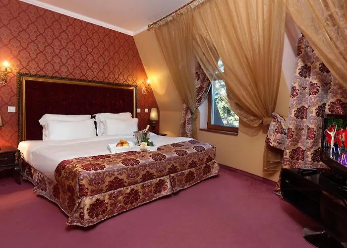 Ξενοδοχείο Kristel Άγιος Κωνσταντίνος και Ελένη