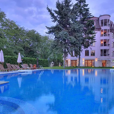 Kristel Hotel 4*