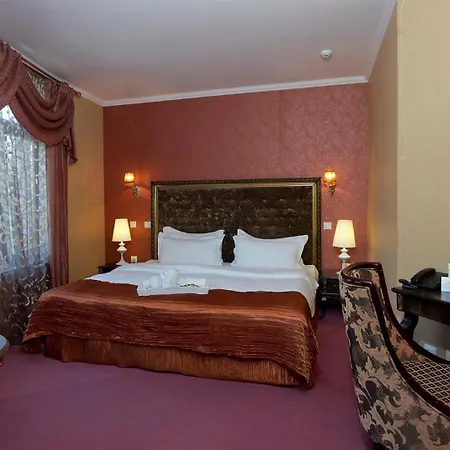 Kristel Hotel 4*