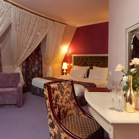 Hotel Kristel 4*