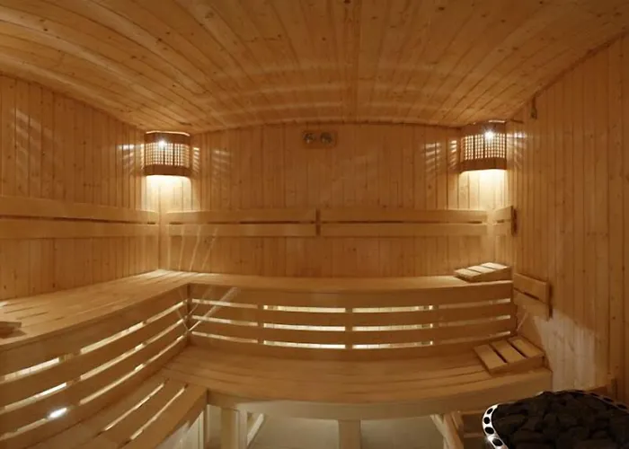 Отель Kristel 4*